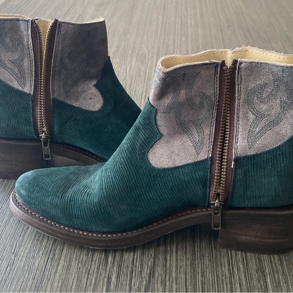 Talula de la line Teal and Gray western themed Ankle Boots. Slight wear on soles